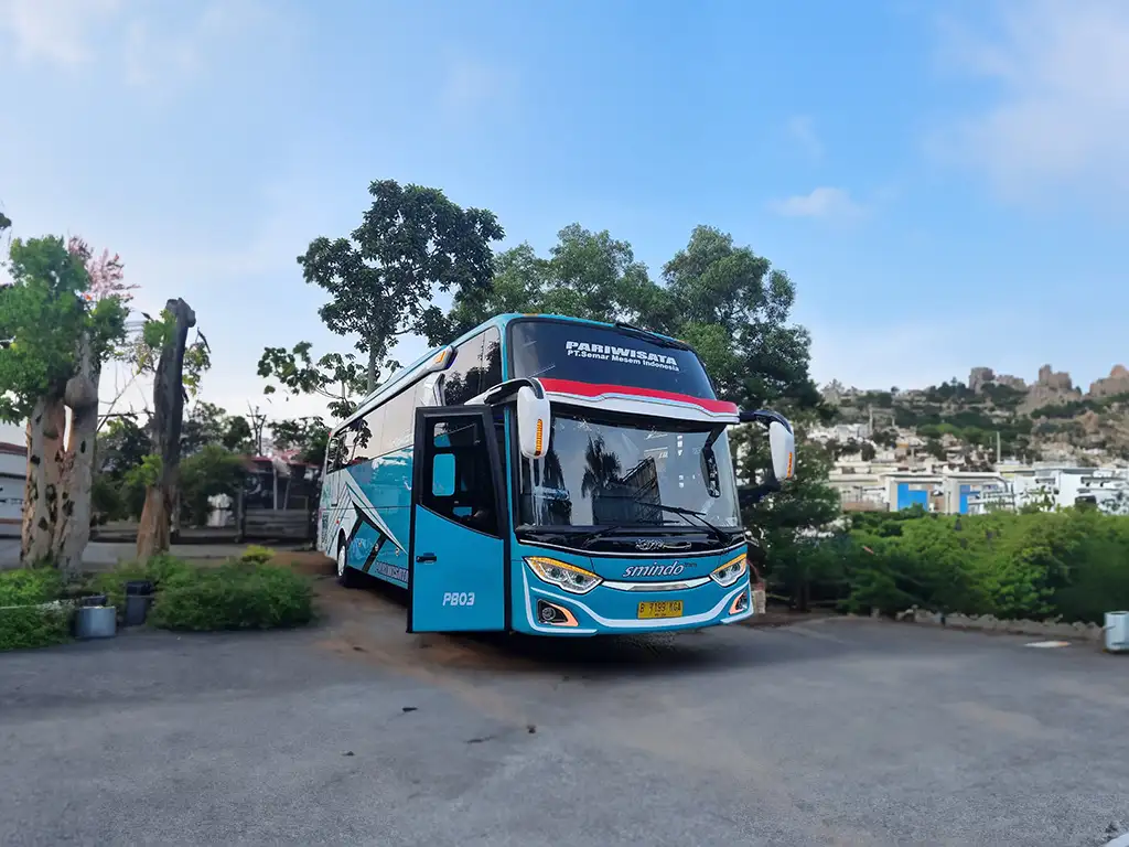 harga sewa bus 60 seat